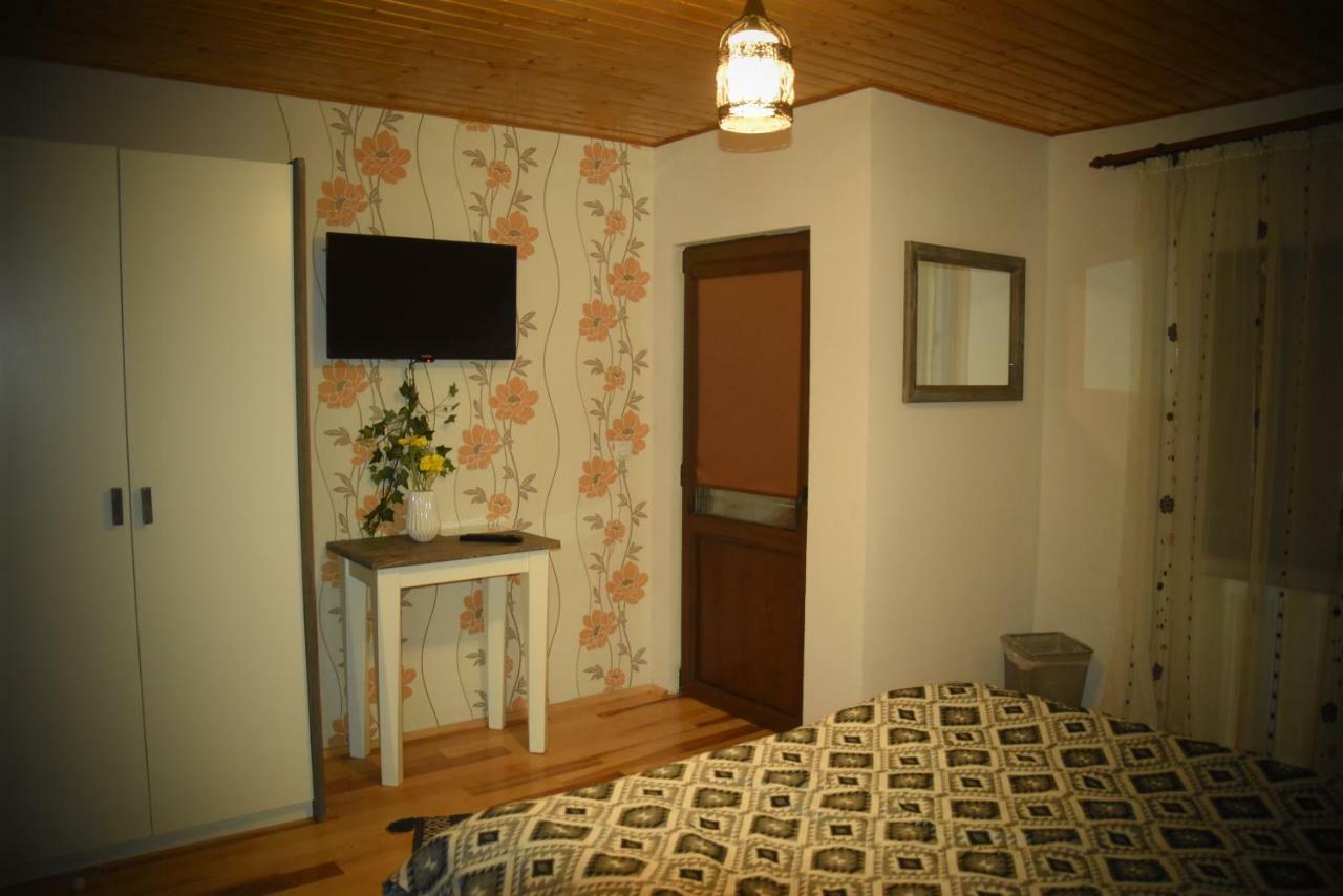 Casa Smeilor Horezu Exteriör bild