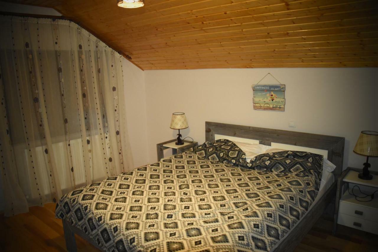 Casa Smeilor Horezu Exteriör bild